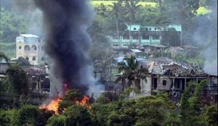 Philippines' Air Force Continues to Strike Militants in Marawi