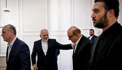 Zarif meets with Ammar Hakim in Tehran