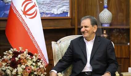 Iran's 1st VP meets with Vietnamese min.