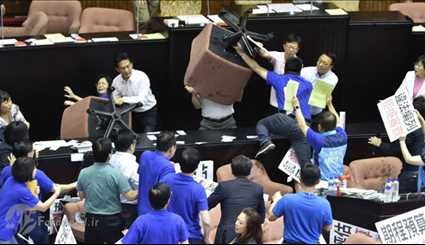 مشاجرة عنيفة في برلمان تايوان