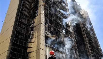 حريق يشب في احدى مباني مدينة مشهد المقدسة/صور