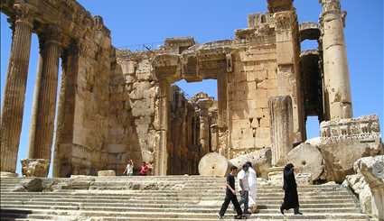 معبد باخوس في بعلبك لبنان