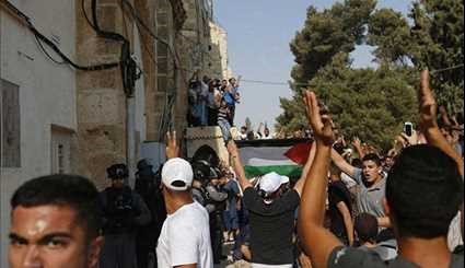 Dozens of Palestinians Injured in New Clashes near E. Jerusalem's Shrine