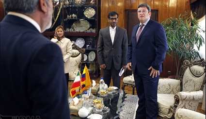 لقاء وزير الداخلية الاكوادوري مع وزير الداخلية الايراني