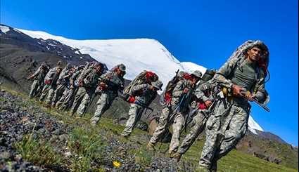 Russia: Iran's Elbrus Ring Competitors Perform Highland March, Wounded Evacuation Mission