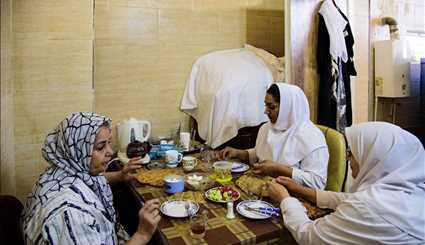 عندما تصبح المرأة الإيرانية معيلة الأسرة!