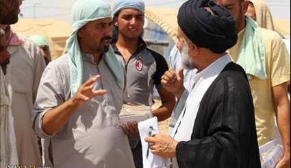 مساعدات انسانية من مكتب المرجع السيستاني للعوائل النازحة من الموصل