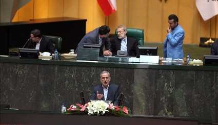 جلسة منح الثقة لحكومة الرئيس روحاني في يومها الأخير