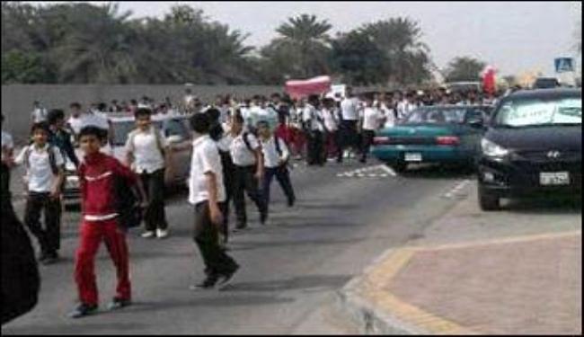 تواصل الاعتصامات الطلابية المنددة بوزير التربية البحريني