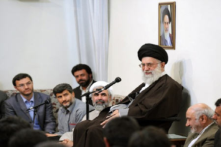 تاکید مقام معظم رهبری بر ضرورت تدوین تاریخ دقیق انقلاب 