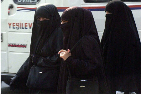 زنان عربستانی در آستانه انتخابات دیوار سکوت را شکستند