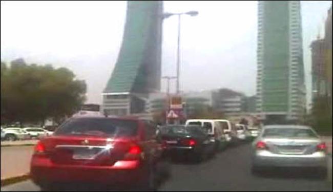 مسيرة سيارة في البحرين تضامنا مع المطرودين  
