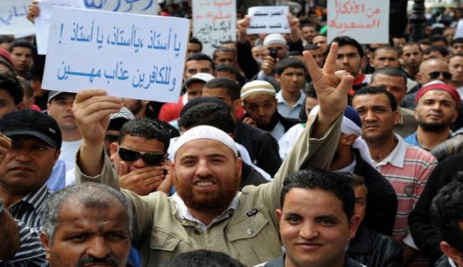 مظاهرات في تونس بعد تهديد بانقلاب