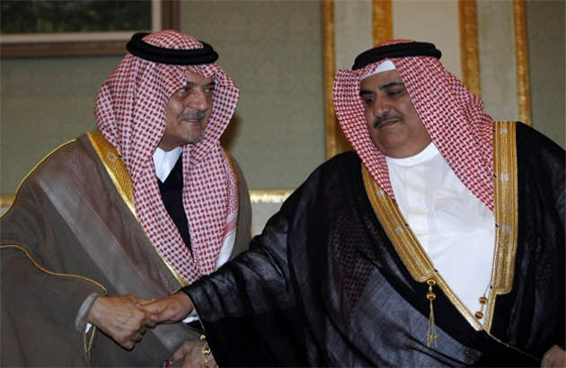 حکام سعودی و بحرینی خادمان شیطان بزرگ