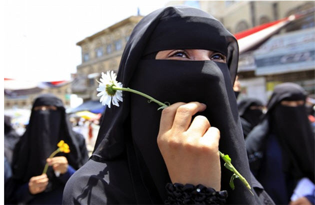 قرآن، گل و قلم؛ نمادهای انقلاب یمن