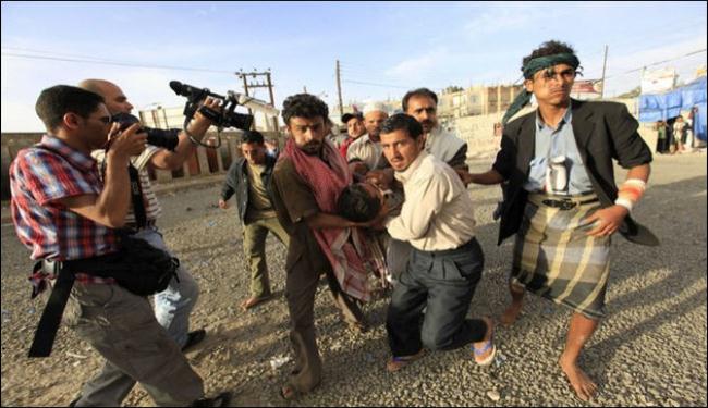 شباب اليمن يتهمون السلطة بارتكاب مجزرة