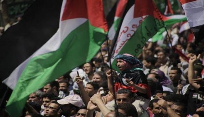 المصريون يؤكدون تصديهم لمحاولات اجهاض الثورة