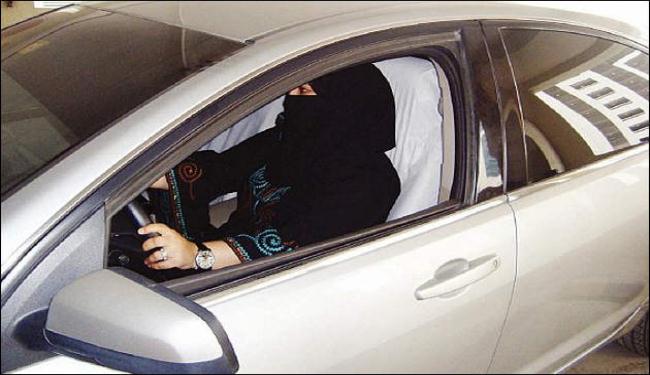يتمنى الموت لسعوديات طالبن بقيادة السيارة  