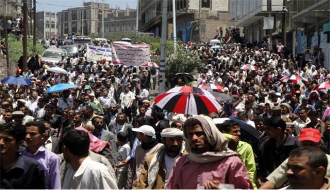 مقتل ثلاثة متظاهرين برصاص الشرطة في تعز