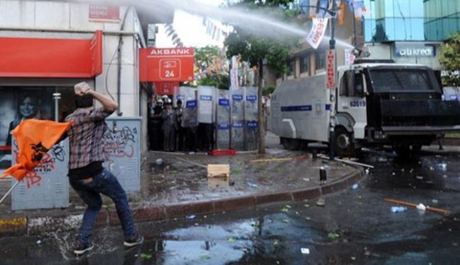 مواجهات بين الشرطة التركية ومتظاهرين في اسطنبول