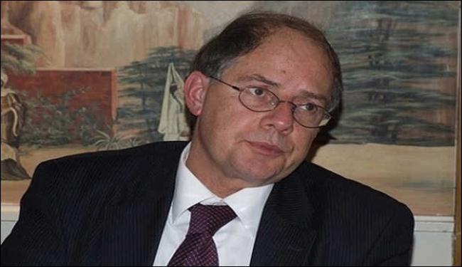 باريس تنفي ضلوعها باتصالات مع القذافي والثوار