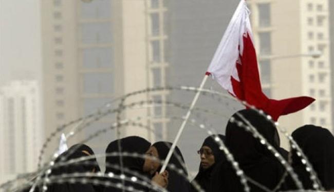 تربويون بحرينيون يطالبون بوقف تسريح المعلمين
