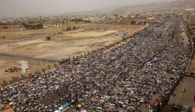 اليمنيون يتظاهرون رفضا للتدخل الاميركي