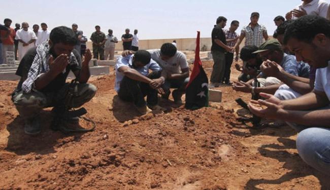 معارك شوارع بين الثوار وكتائب القذافي في البريقة
