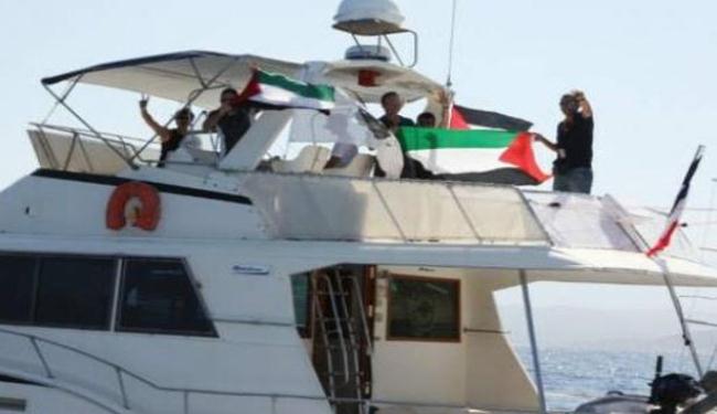 بحرية الكيان الاسرائيلي تحاصر سفينة الكرامة