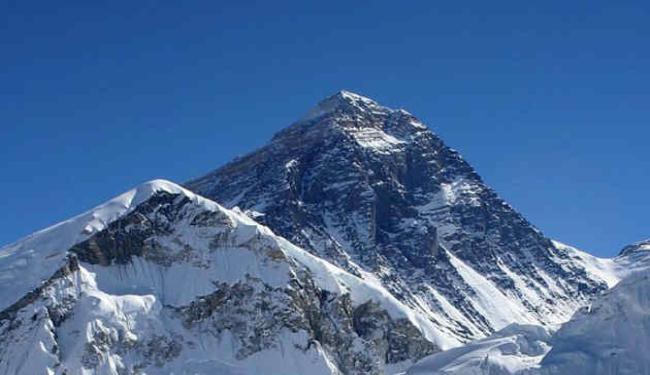نيبال تعتزم قياس ارتفاع جبل 