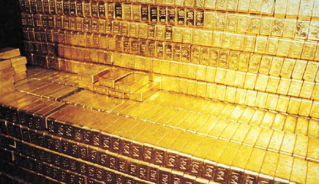 الذهب حول 1600 دولار والانظار على قمة منطقة اليورو