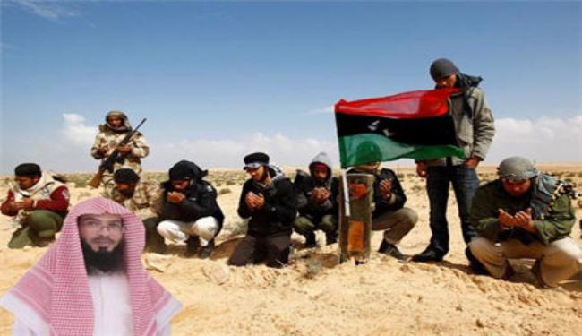 شيخ وهابي: القذافي ولي أمر لايجوز الخروج عليه