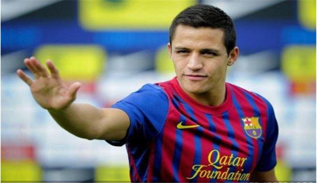 برشلونة يقدم لاعبه التشيلي سانشيز
