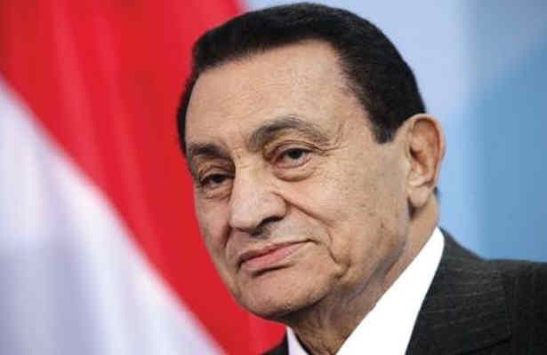 فرود هواپيما براي انتقال مبارک به دادگاه