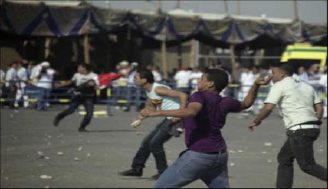 اصابة العشرات من اهالي الشهداء اثناء محاكمة مبارك