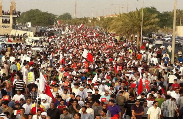 سرکوب تظاهرات بحرينیها با سلاح هاي آمريکايي
