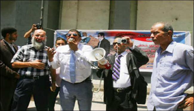 احتجاج اهالي شهداء ثورة مصر ضد وزارة العدل