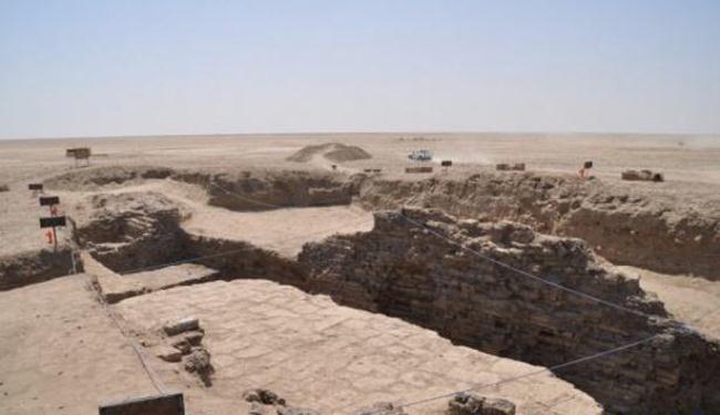 العثور على قطع أثرية داخل موقع لدير في النجف