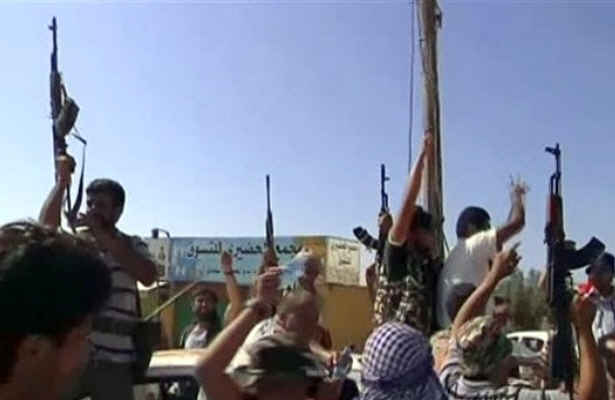 درگیری ها اطراف مقر قذافی شدت گرفت