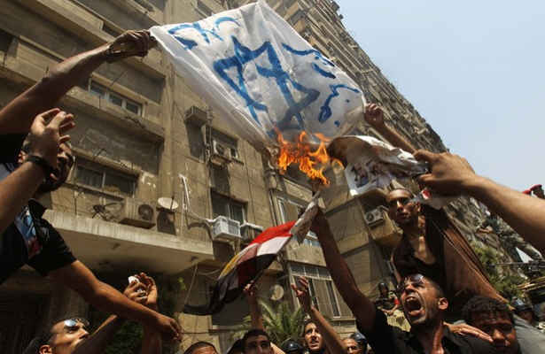 تظاهرات میلیونی مصریها مقابل سفارت اسرائیل