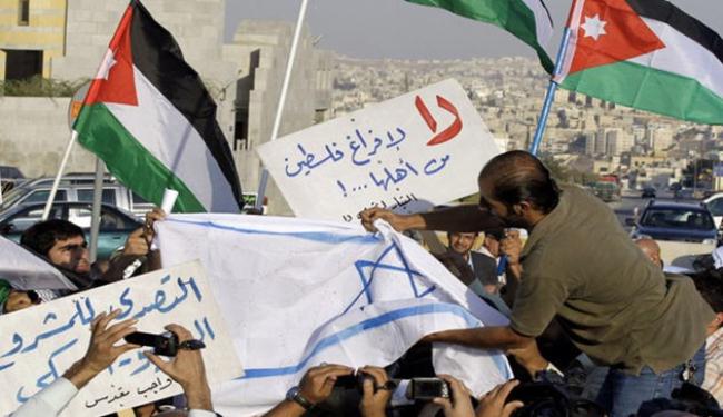 الاحتلال يطلب من سفيره ودبلوماسييه في عمان العودة