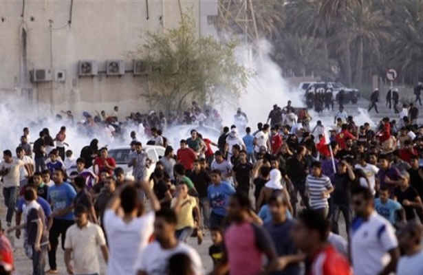 محاکمه به اتهام شکستن اسلحه نیروهای آل خلیفه