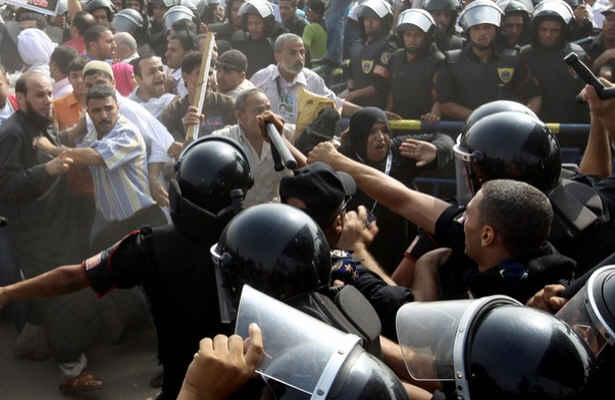تظاهرات مصریها مقابل دفتر نخست وزیر