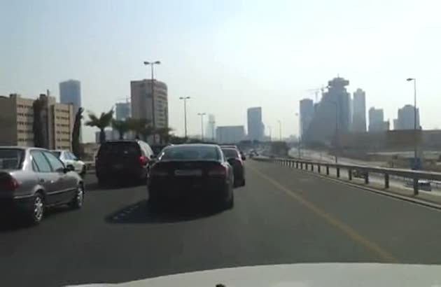 جاده های منامه همچنان بسته است