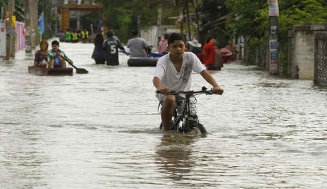 فيضانات تقتل 224 فى تايلاند وتغمر موقعا أثريا
