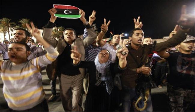 الثوار الليبيون يهاجمون اخر مواقع انصار القذافي في سرت