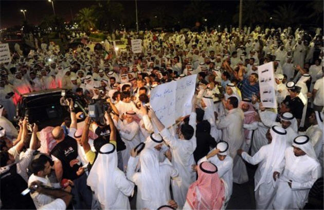 درخواست مخالفان كويتي براي استعفاي نخست وزير
