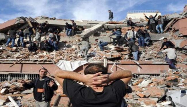  نهب 17 شاحنة مساعدات لضحايا زلزال تركيا          