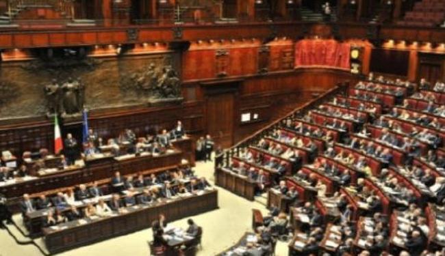 البرلمان الإيطالي يقرّ خطة حكومة التكنوقراط التقشفية