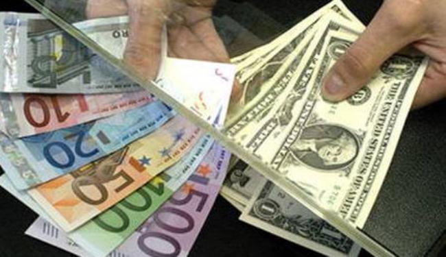 اليورو يهبط أمام الين والدولار بعد مزاد سندات ايطالية